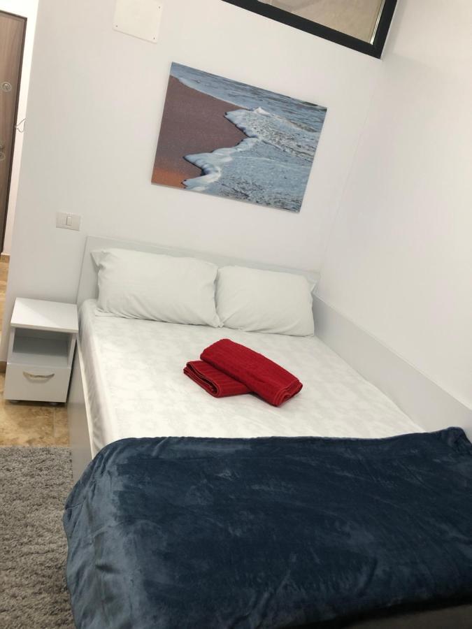 Smaraldul Madalinei Apartment Констанца Екстериор снимка